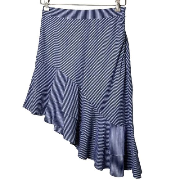 😊 3/$30
NEW🏷 Woman’s Ruffle Tiered Skirt Blue Size 2 - Picture 9 of 15
